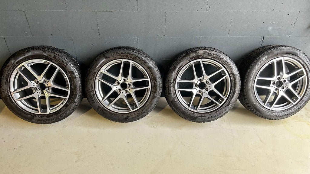 Mercedes AMG 19” velgen + Pirelli Scorpion winterbanden, Gebruikt, Banden en Velgen, Winterbanden, 235 mm