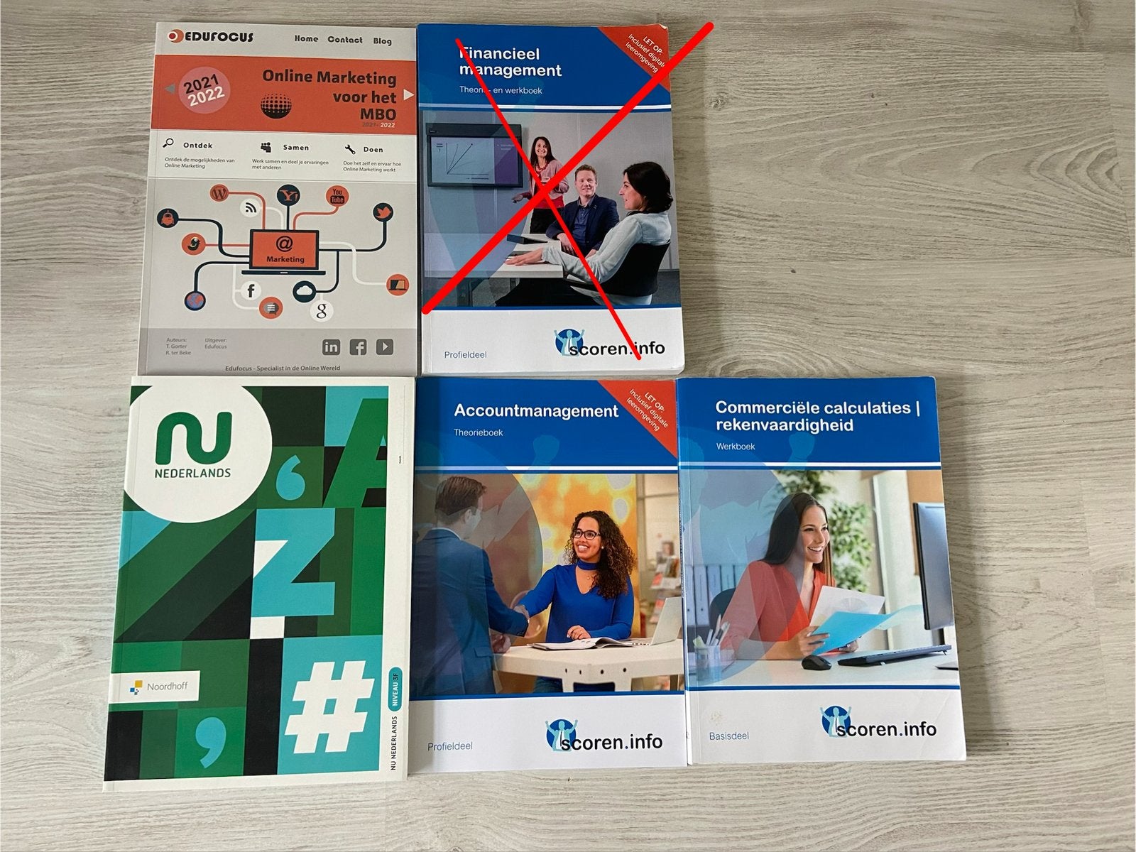Boeken MBO niv 4 opleiding Junior accountmanager, Ophalen, Zo goed als nieuw, Overige niveaus