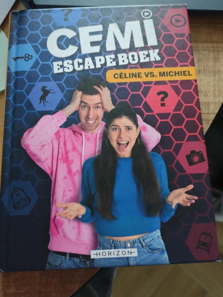 CEMI Escapeboek Céline vs. Michiel, Ophalen of Verzenden