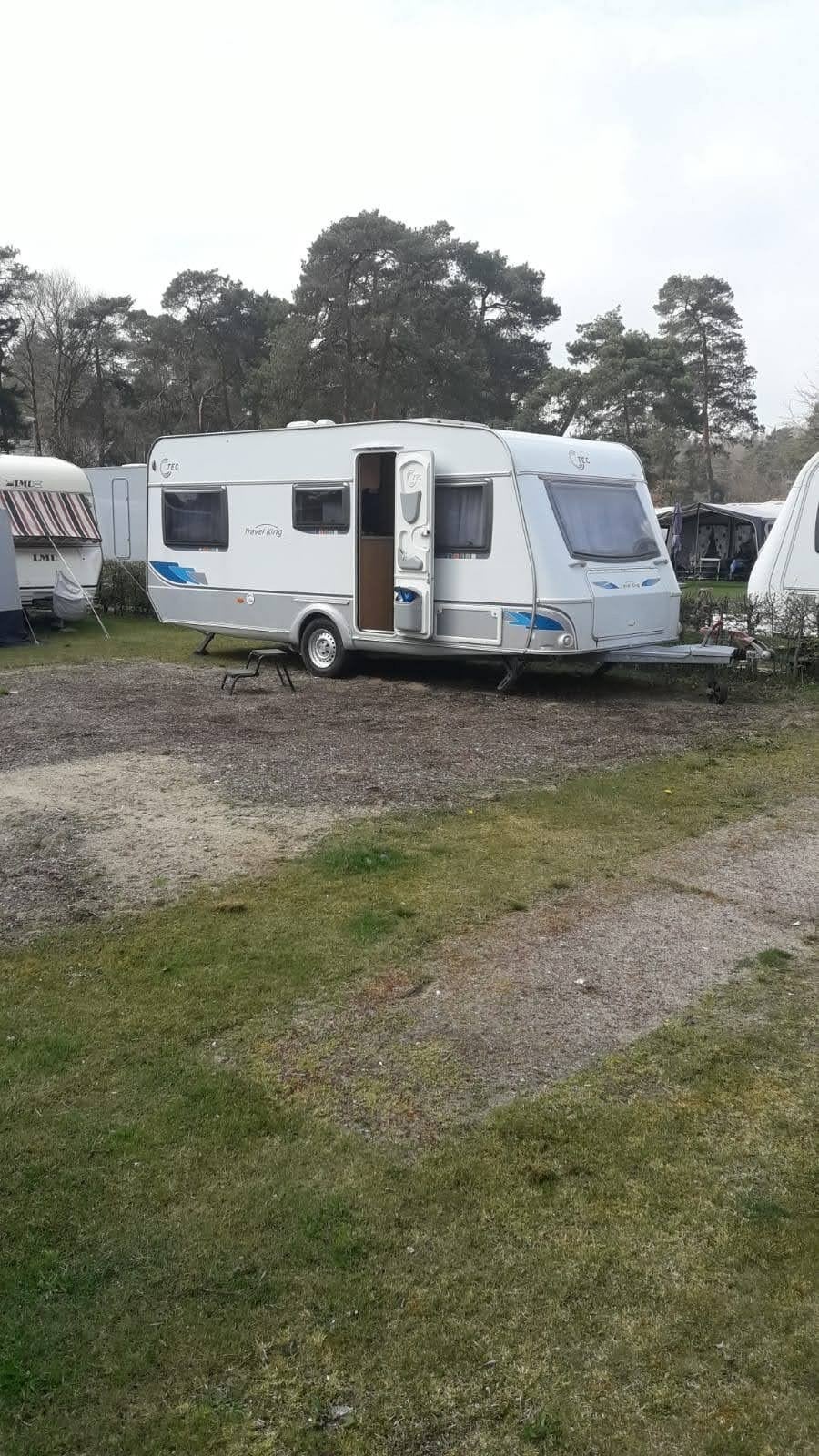 Ruime TEC Travel King Caravan met voortent, Caravans en Kamperen, Rondzit, Koelkast, Particulier, Tot en met 4