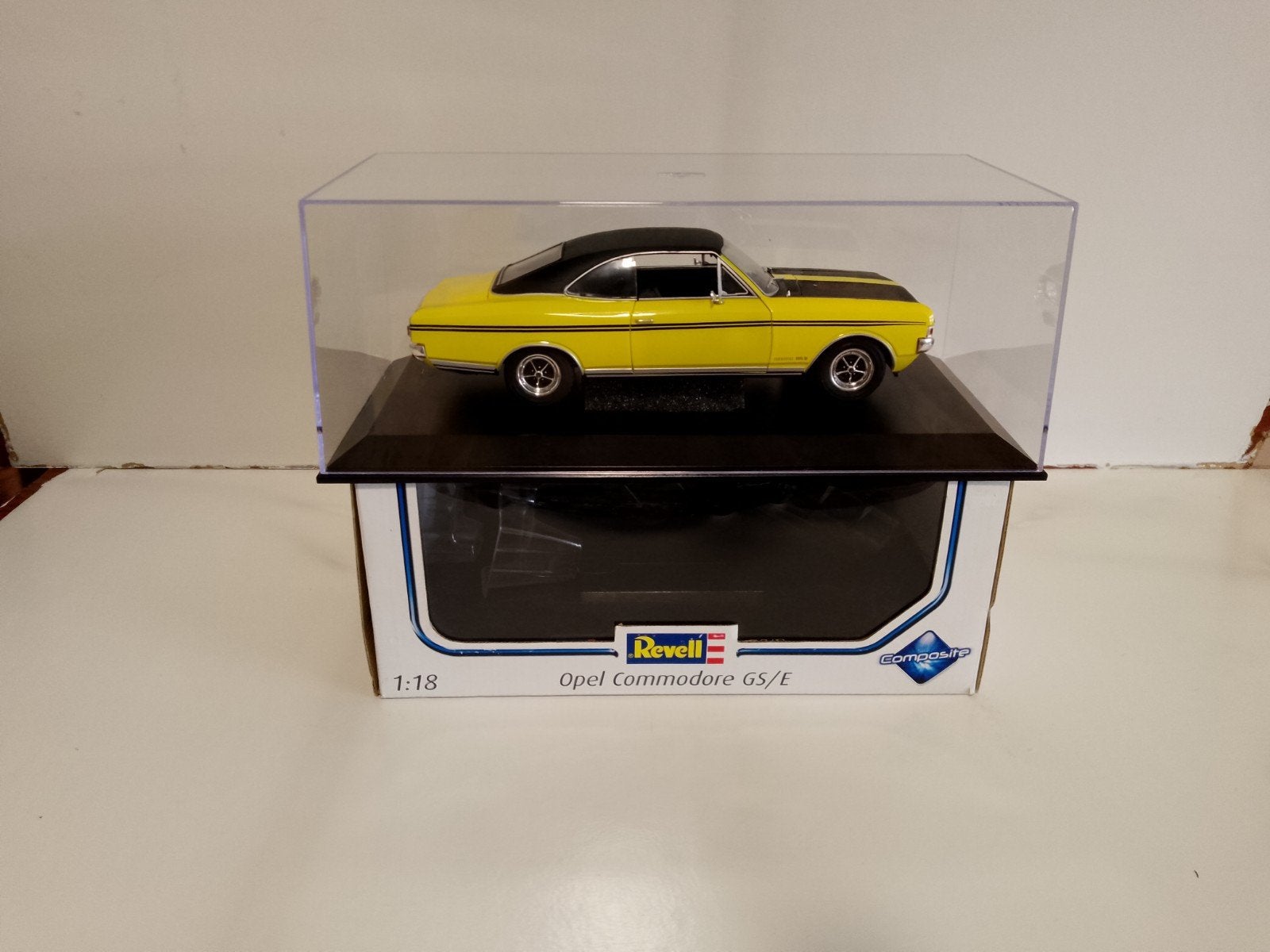 Revell - Opel Commodore GSE  1:18, Ophalen of Verzenden, Zo goed als nieuw, Auto, Revell
