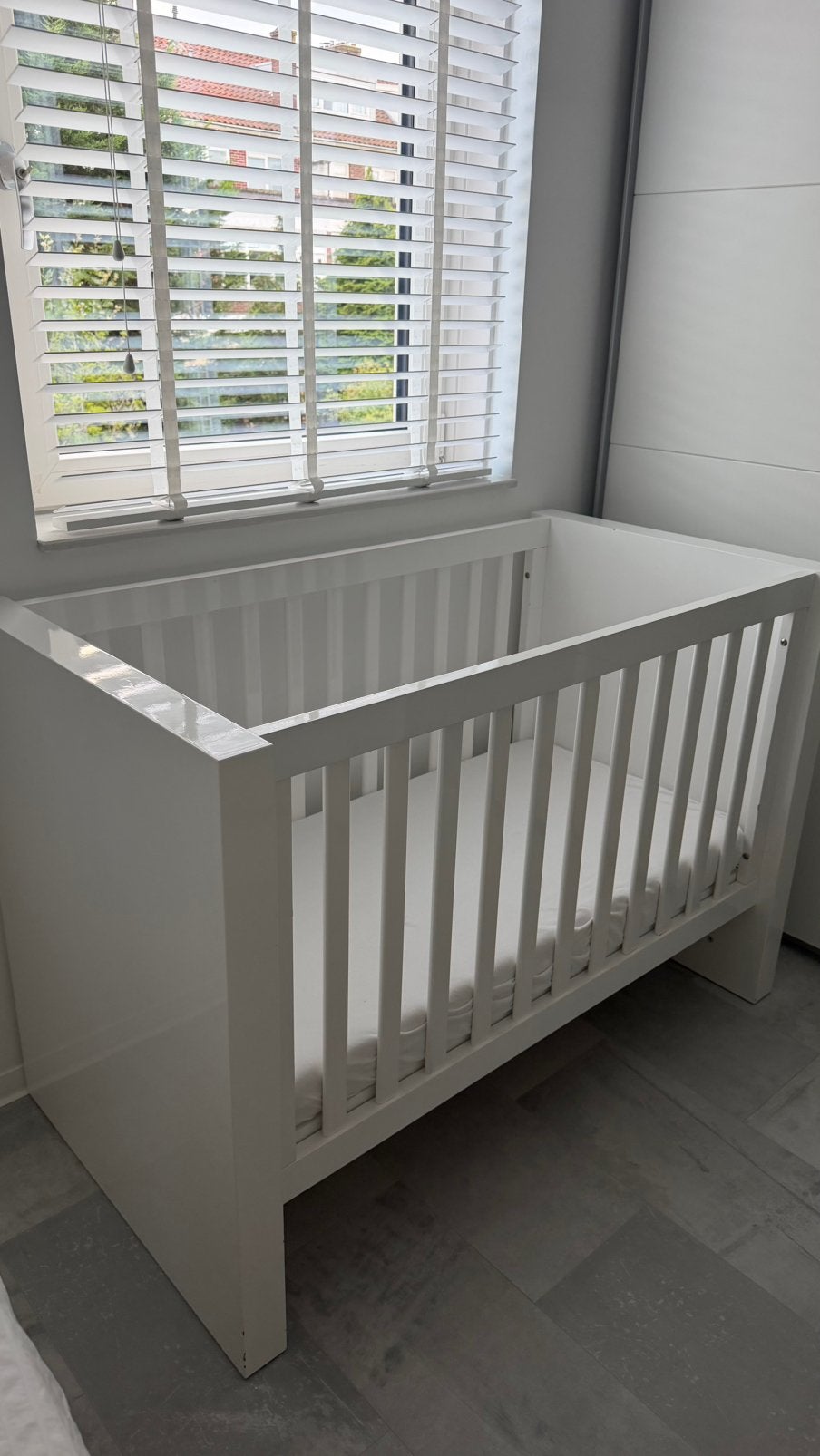 Baby bedje met rek en matras, Ophalen, Zo goed als nieuw, Jongetje of Meisje