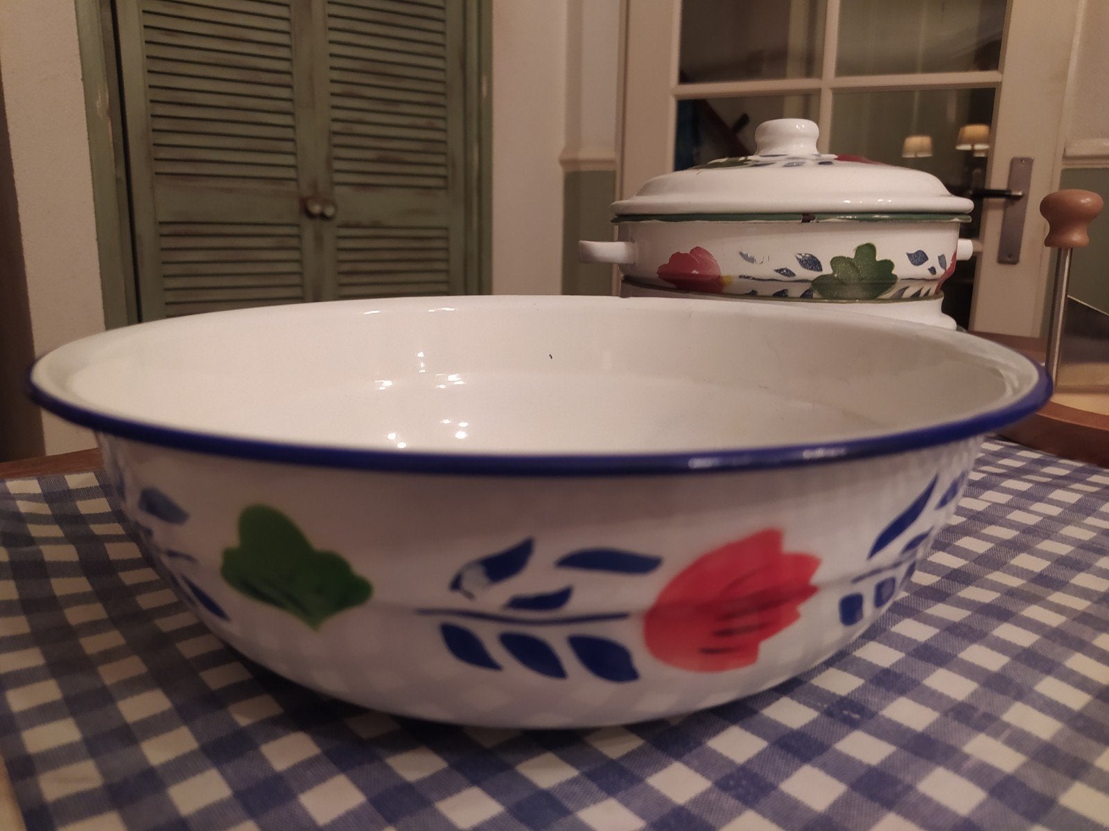 Vintage geëmailleerde kom met bloemmotief - 20 cm, Antiek en Kunst, Ophalen of Verzenden