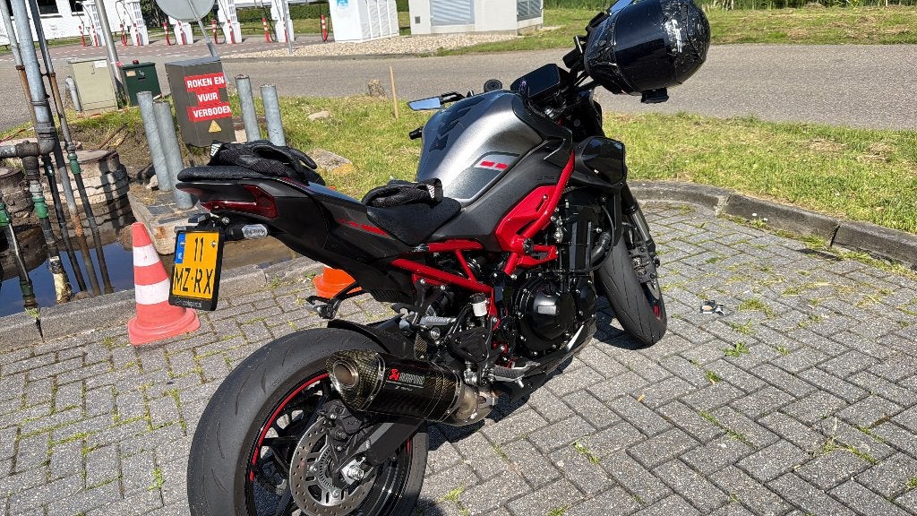 Kawasaki Z900 2025 | Vol opties | A2 kenteken, Motoren, Motoren | Kawasaki, 4 cilinders, 948 cc, Gebruikt, Particulier