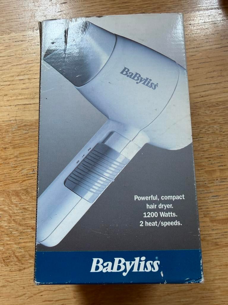 Deze BaByliss föhn heeft 1200 Watt , nieuw, Ophalen of Verzenden, Zo goed als nieuw, Haarverzorging