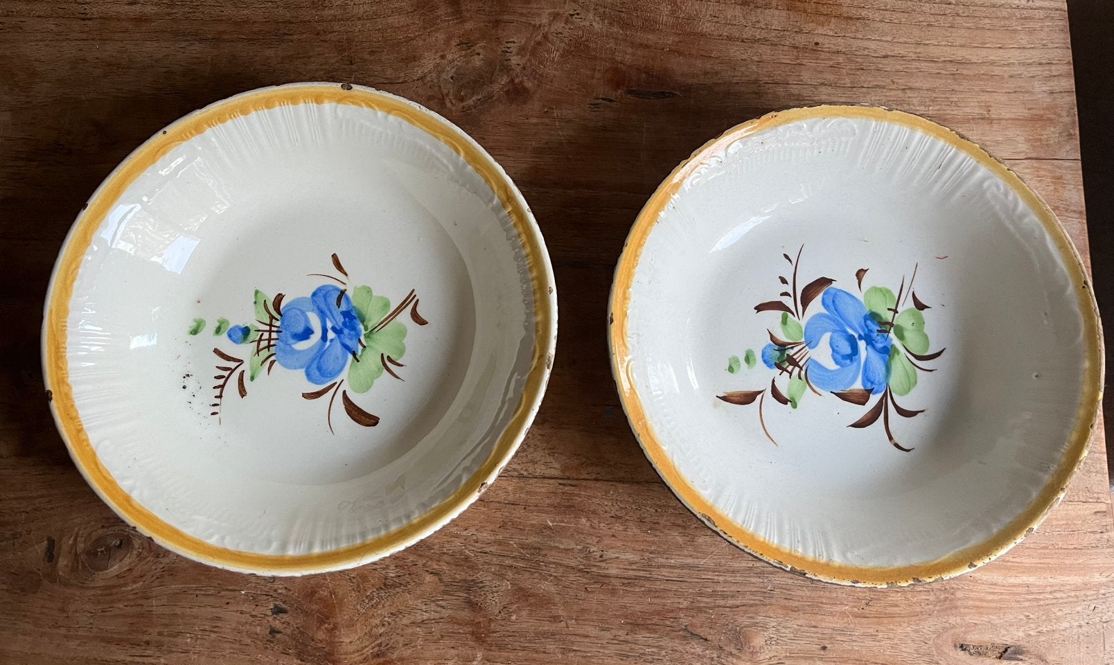 2 antieke handbeschilderde aardewerk schalen  (ca. 1920), Antiek en Kunst, Ophalen