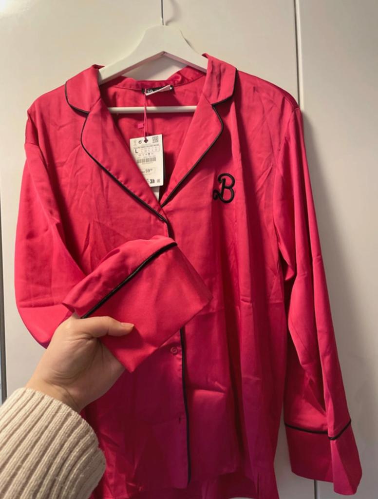 Zara Barbie pyjama set broek en blouse nieuw limited edition, Ophalen of Verzenden, Nieuw, Maat 42/44 (L)