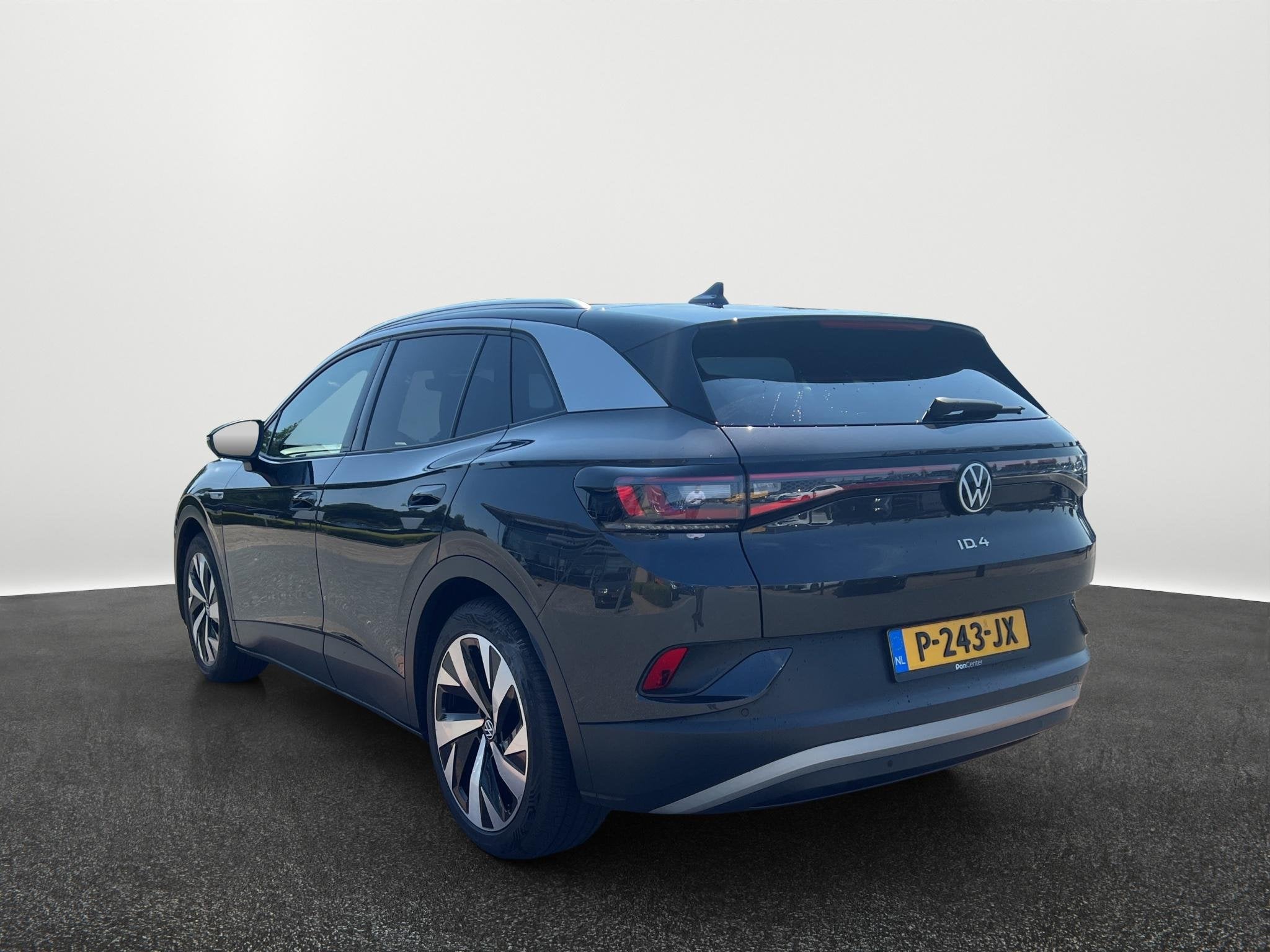 Volkswagen ID.4 First 77 kWh | 204Pk | Trekhaak | Stoelverwa, Auto's, Automaat, Achterwielaandrijving, Gebruikt, Leder en Stof