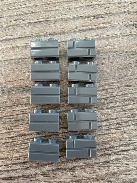10 lego basis blokjes 1x2 donker grijs met steen motief (5), Ophalen of Verzenden, Nieuw, Losse stenen, Lego
