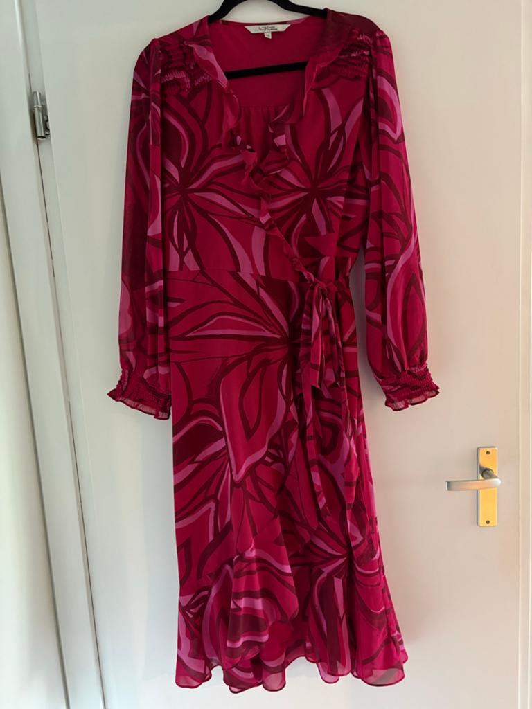 miljuschka roze wikkeljurk met bloemenprint maat 44, Kleding | Dames, Verzenden, Maat 42/44 (L), Zo goed als nieuw, Roze