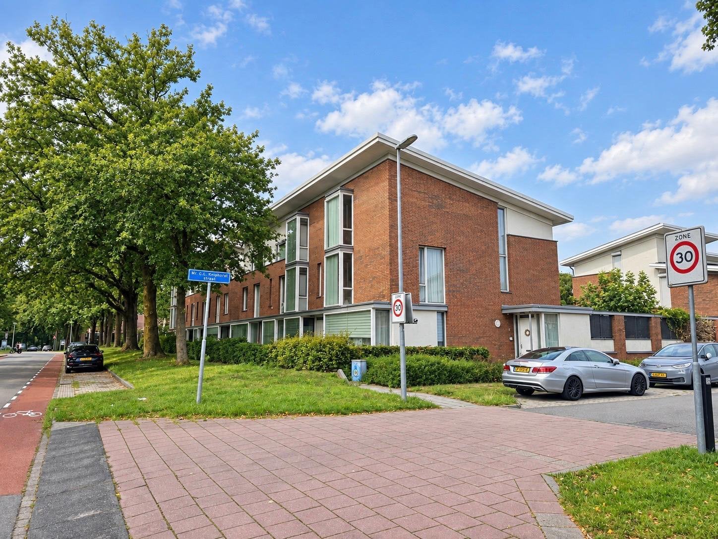 Te koop van eigenaar huis hoekwoning in Emmen rechtstreeks, Hoekwoning, 5 kamers, Drenthe, 200 tot 500 m²
