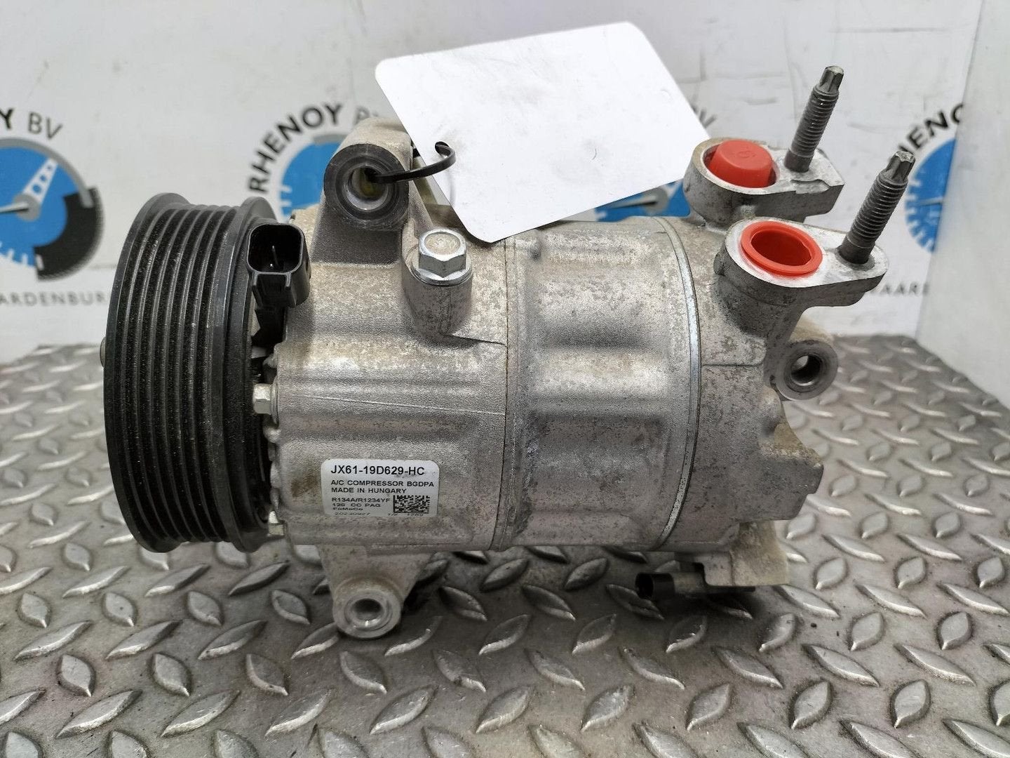 FORD TOURNEO CONNECT SWB Trend AIRCO COMPRESSOR / AIRCOPOMP, Ophalen of Verzenden, Gebruikt, Stiba lid