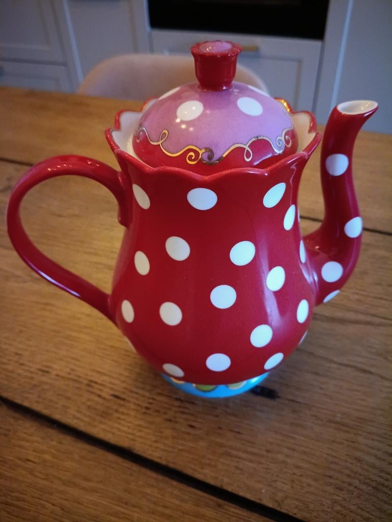 Rode theepot met stippen - Douwe Egberts Olily, Huis en Inrichting, Keuken | Servies, Overige typen, Overige stijlen, Ophalen of Verzenden
