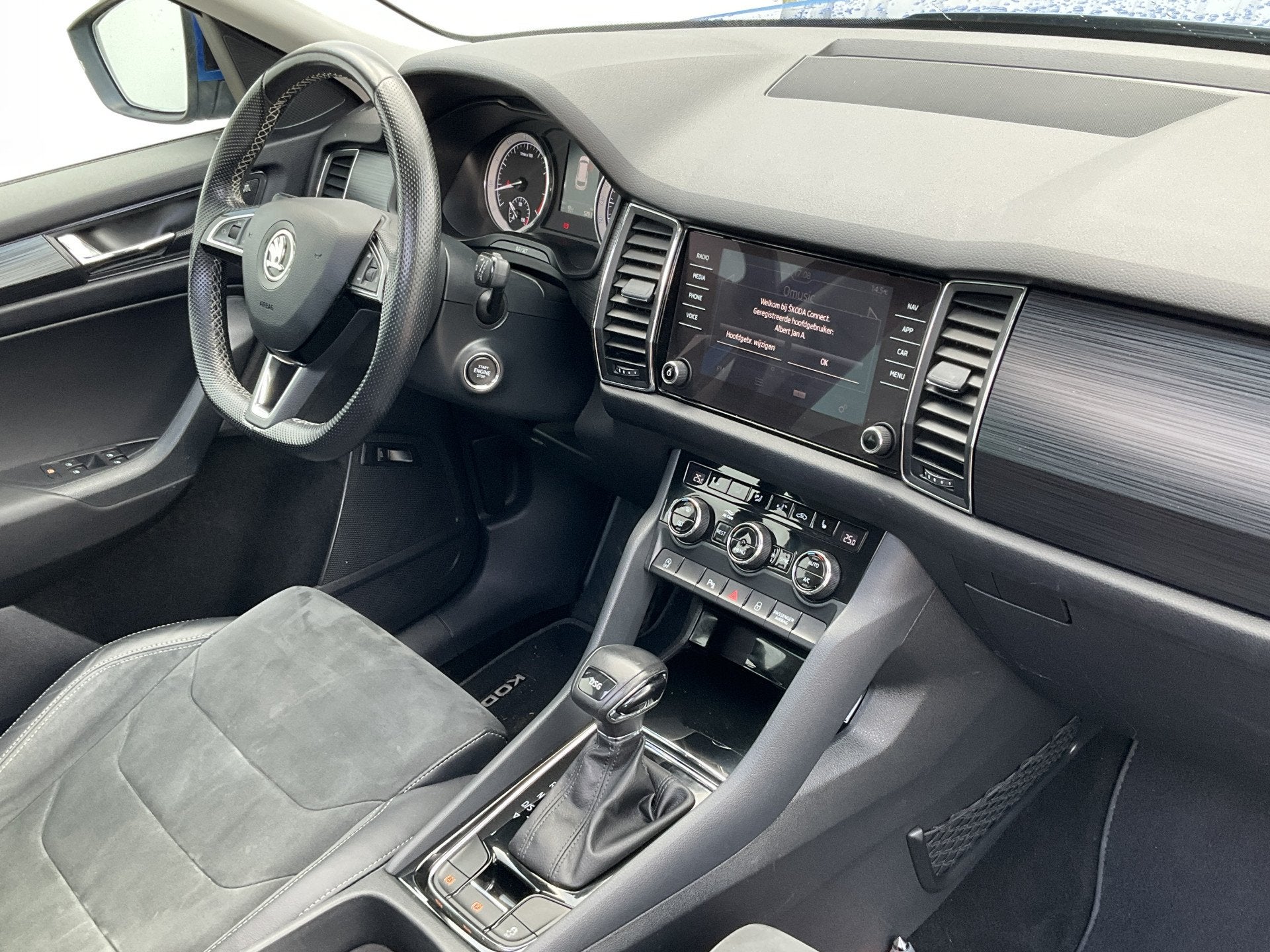 Skoda Kodiaq 1.5 TSI Edition Automaat Pano Trekhaak Canton-S, Auto's, Euro 6, 4 cilinders, 150 pk, Blauw