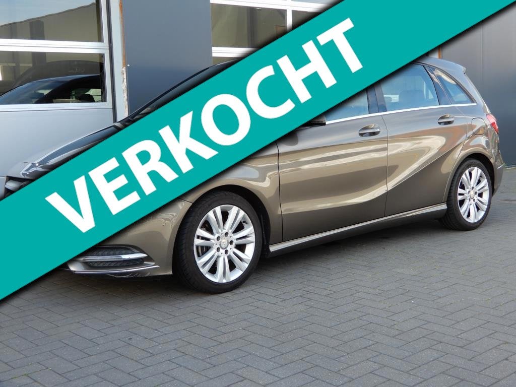 Mercedes-Benz B-klasse 200 Ambition LED/Navi/Leer/PDC, Voorwielaandrijving, Dealer onderhouden, Handgeschakeld, Zilver of Grijs