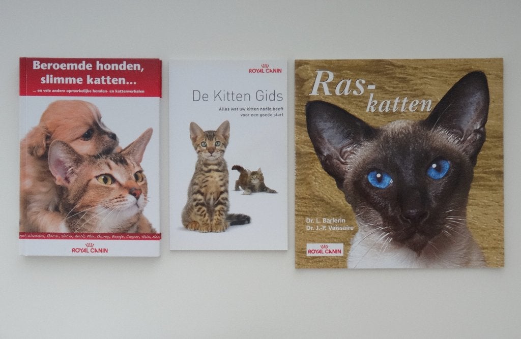 3 boeken over katten / poezen van Royal Canin, nieuw, Ophalen of Verzenden, Nieuw, Katten