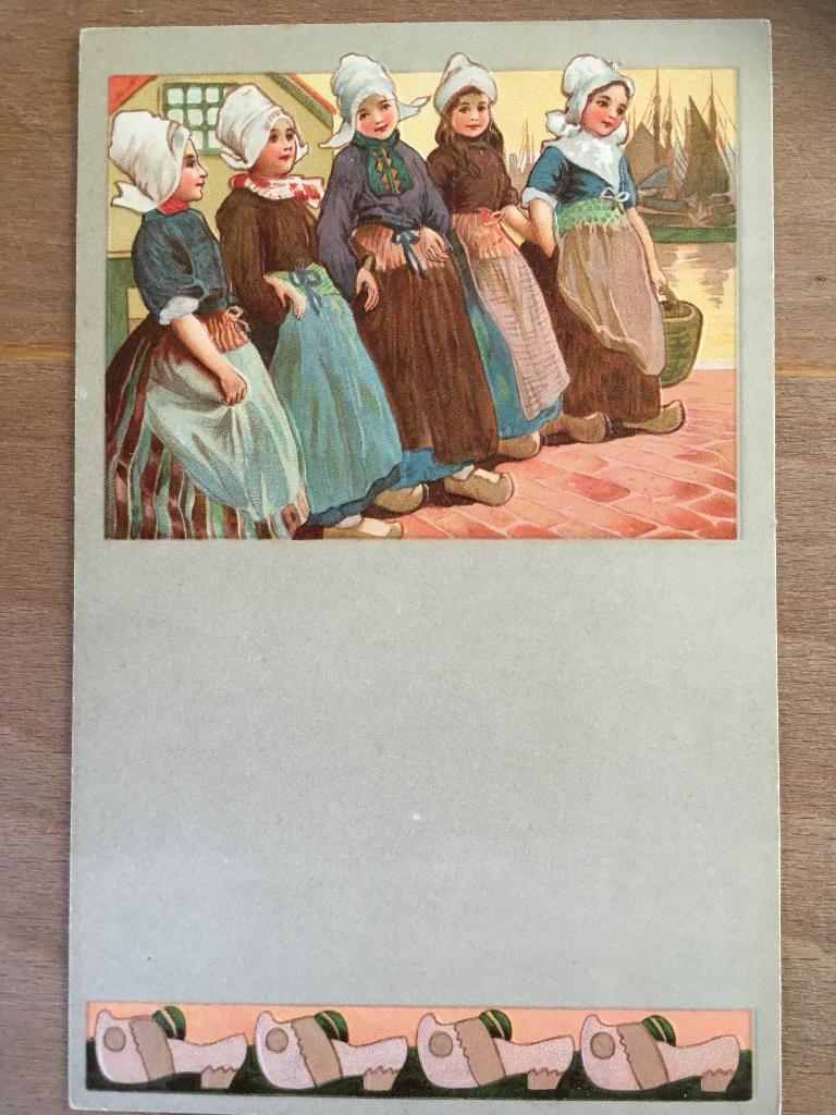 jugendstil: 5 Volendamse meisjes reliefkaart, Ophalen of Verzenden, Voor 1920, Ongelopen, Noord-Holland