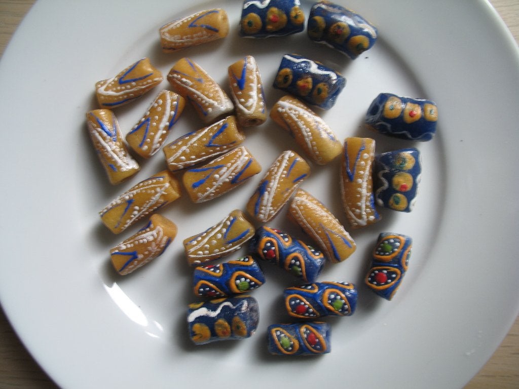 Lotje van 26 Krobo Cilindervormige Kralen Vintage, Hobby en Vrije tijd, Kralen en Sieraden maken, Ophalen of Verzenden, Gebruikt