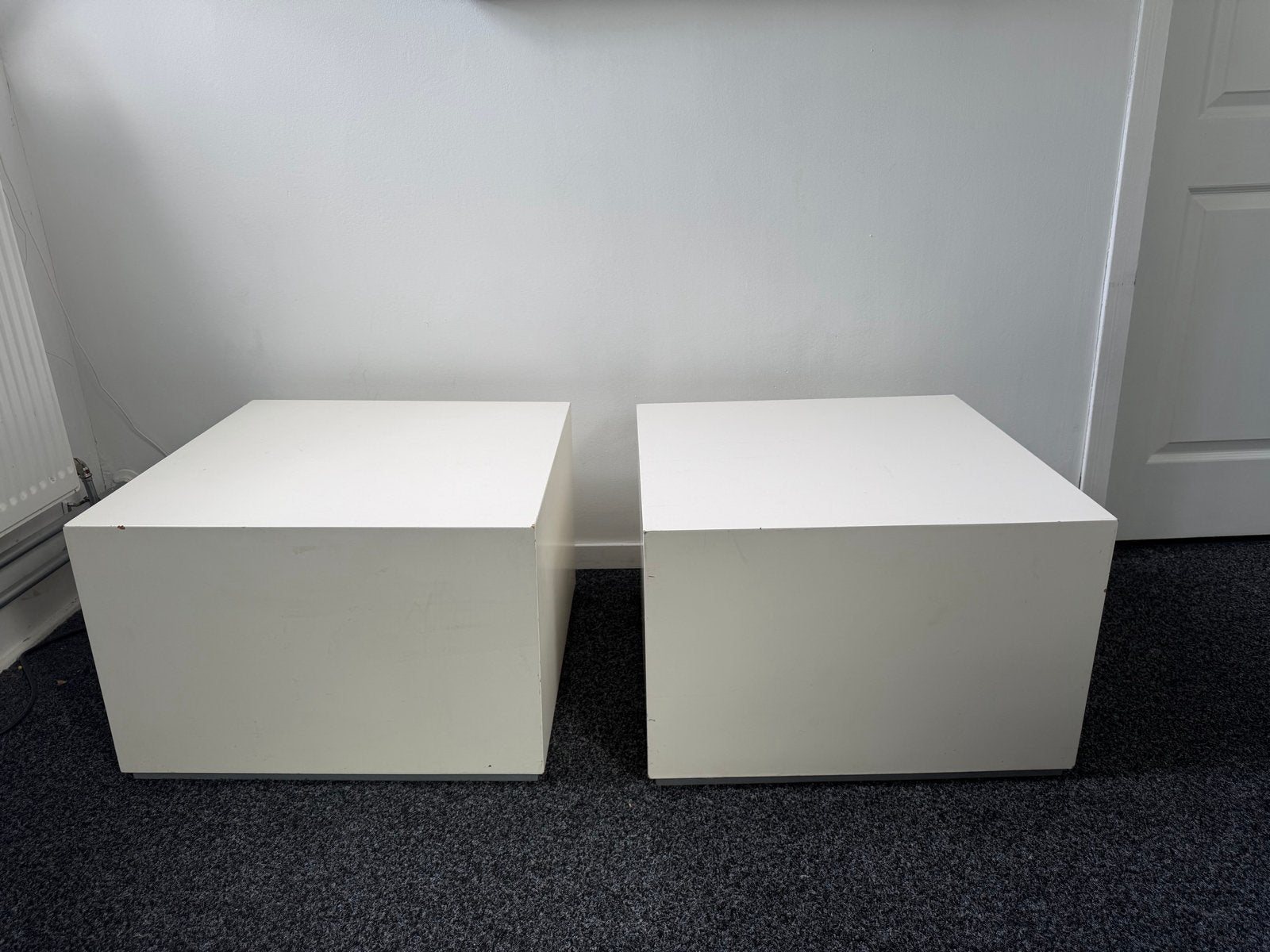 Set van 2 witte vierkante bijzettafels/kubussen, Ophalen, Minder dan 45 cm, Gebruikt, Vierkant