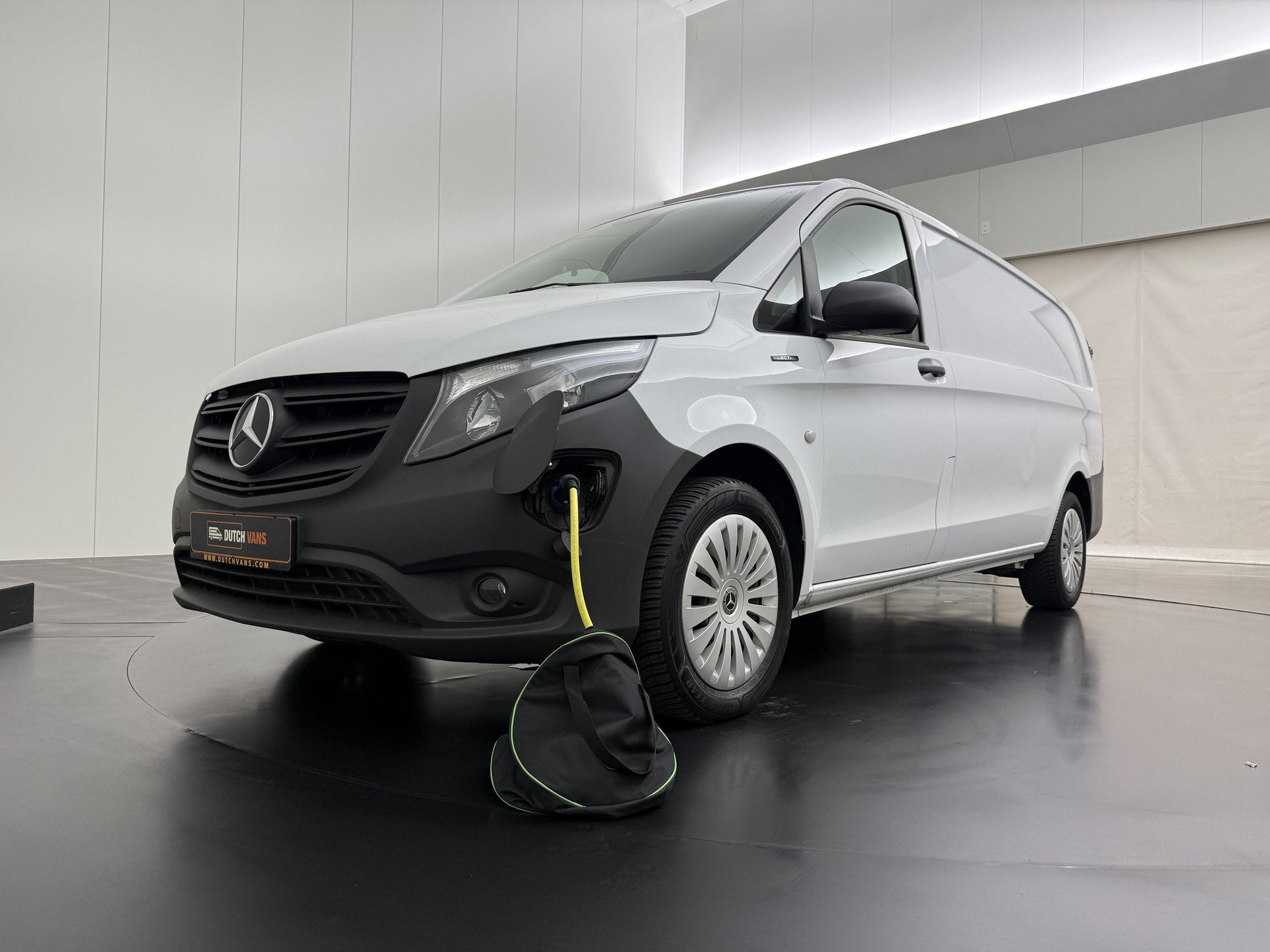 Mercedes-Benz eVito 112CDi Xlang 66KWh | SOH 93,6% | Achterd, Auto's, Automaat, Elektrische ramen, Gebruikt, Wit