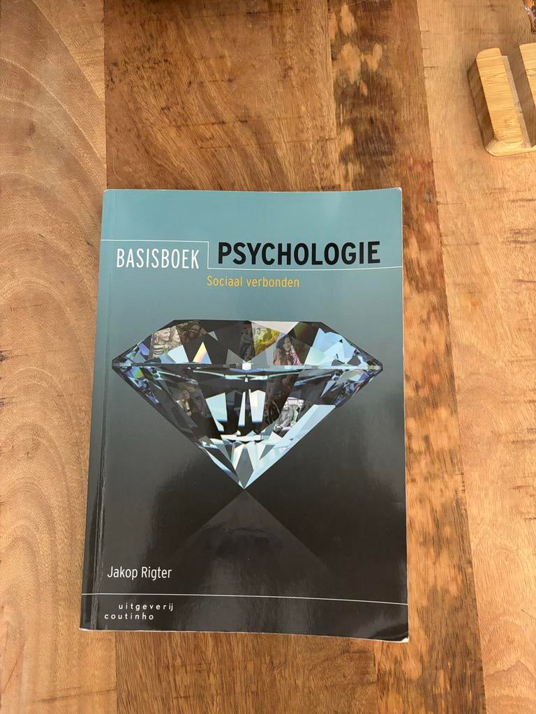 Basisboek Psychologie - Sociaal verbonden, Boeken, Ophalen of Verzenden, Zo goed als nieuw, Sociale psychologie