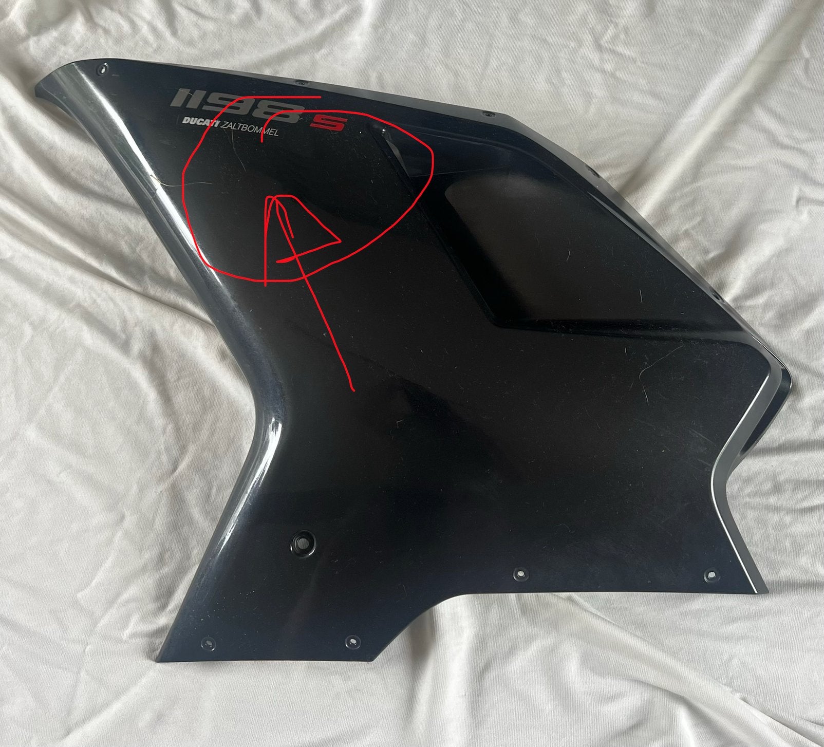 Linker kuipdeel Ducati 1198 S met scheurtje., Motoren, Onderdelen | Ducati, Ophalen, Gebruikt