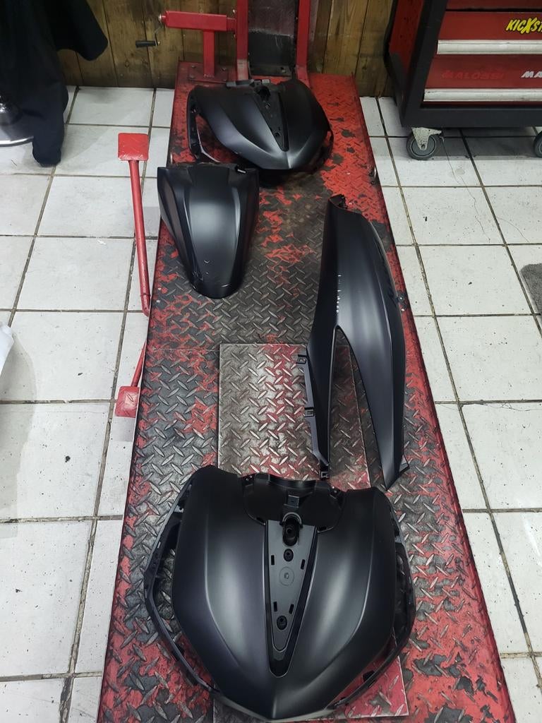 Piaggio Beverly 400 kappen voorkap, Motoren, Onderdelen | Overige, Ophalen