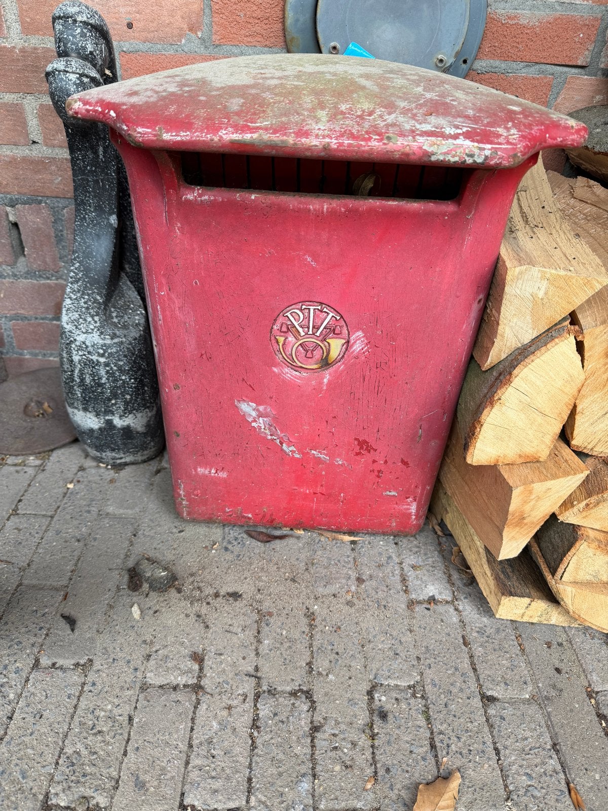 Vintage PTT brievenbus - Rood, zonder sleutel, Tuin en Terras, Brievenbussen, Ophalen, Gebruikt, IJzer, Staande brievenbus