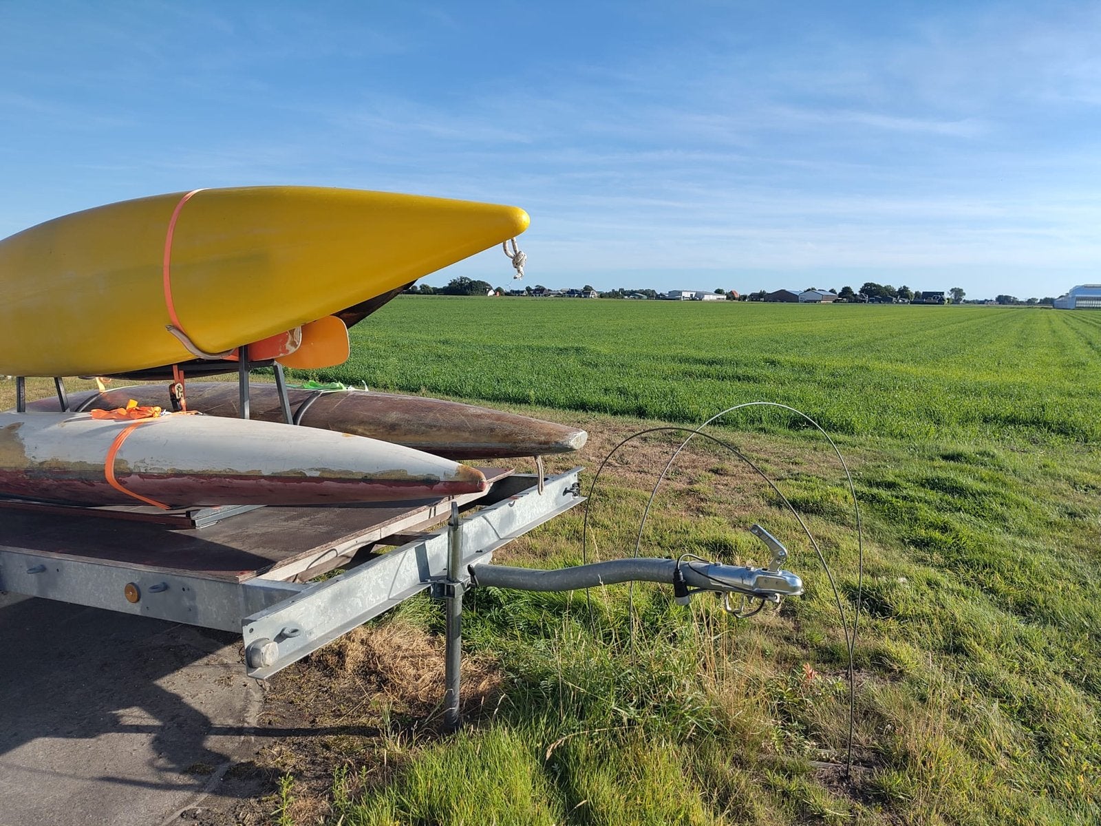 Kanotrailer met 4 kajaks, peddels en spatzeilen, Ophalen, Gebruikt, 1-persoons