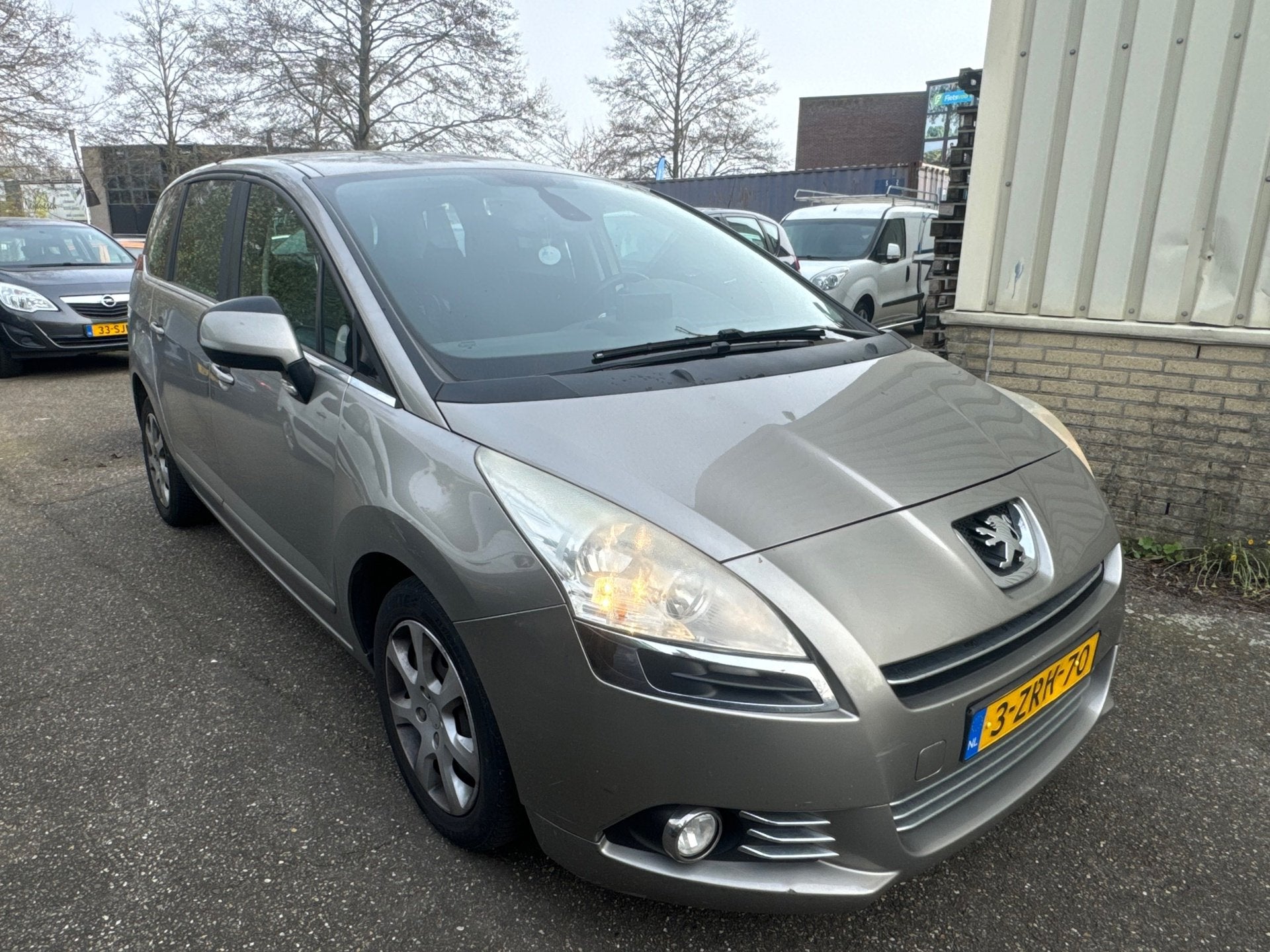 Peugeot 5008 1.6 HDiF ST 7P | Clima | Navi | Automaat, Auto's, Peugeot, Euro 5, Gebruikt, 4 cilinders, 700 kg
