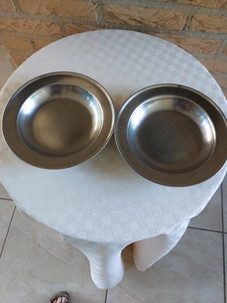 2 metalen kinderbordjes,  bij opa en oma gebruikt,, Ophalen, Gebruikt