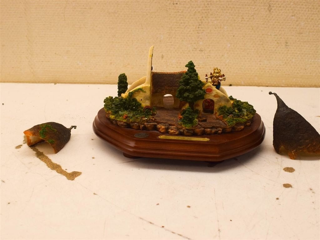 Miniatuur huisje, Ophalen of Verzenden, Gebruikt, Beeldje of Poppetje