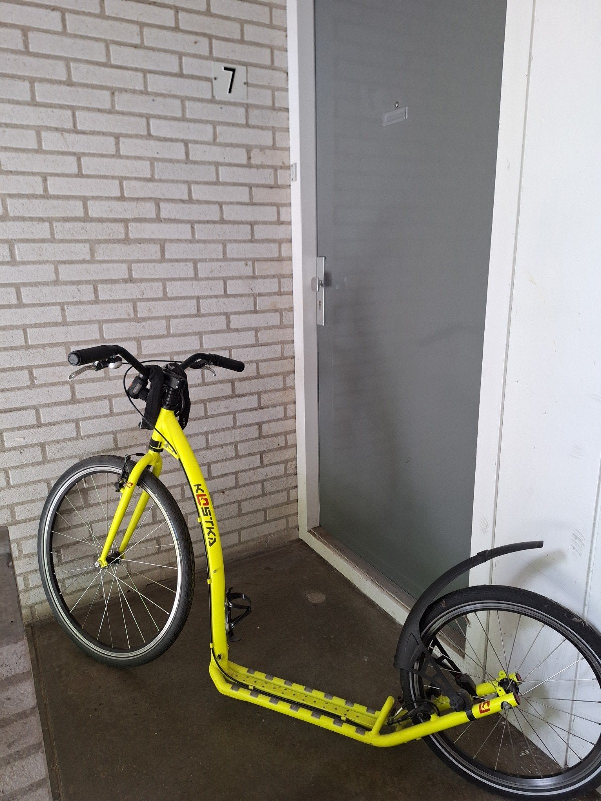 Gele Kickbike Kostka Tour - Zo goed als nieuw, Fietsen en Brommers, Ophalen, Zo goed als nieuw, Kickbike, Kostka