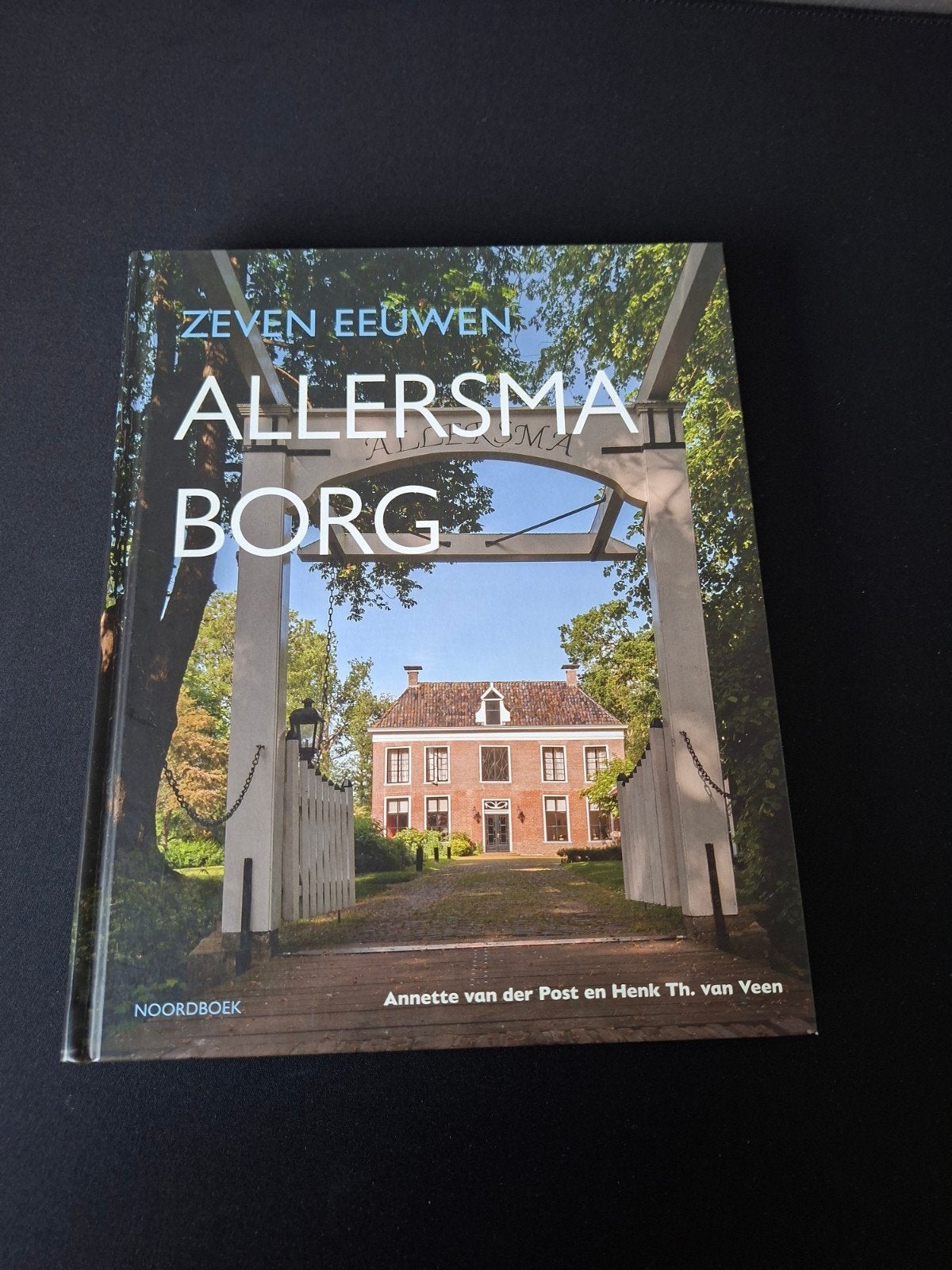 Zeven Eeuwen Allersma Borg, Ophalen of Verzenden, Zo goed als nieuw, Annette van der Post en Henk Th. van Veen, Nederland