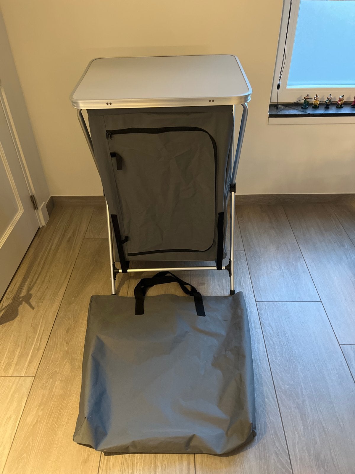 Campingkast met tafelblad - Opvouwbaar en compact, Ophalen of Verzenden, Gebruikt