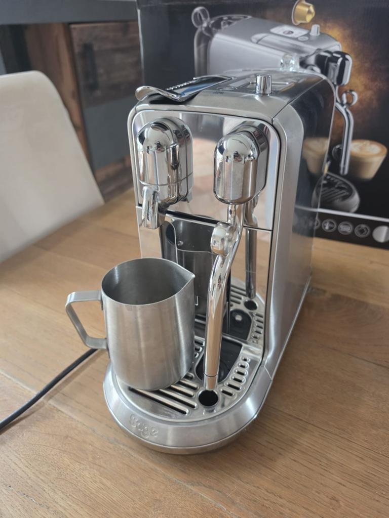 Nespresso Sage Creatista Plus - Zilver, Witgoed en Apparatuur, Koffiezetapparaten, Stoompijpje, Koffiepads en cups, Gebruikt, Espresso apparaat
