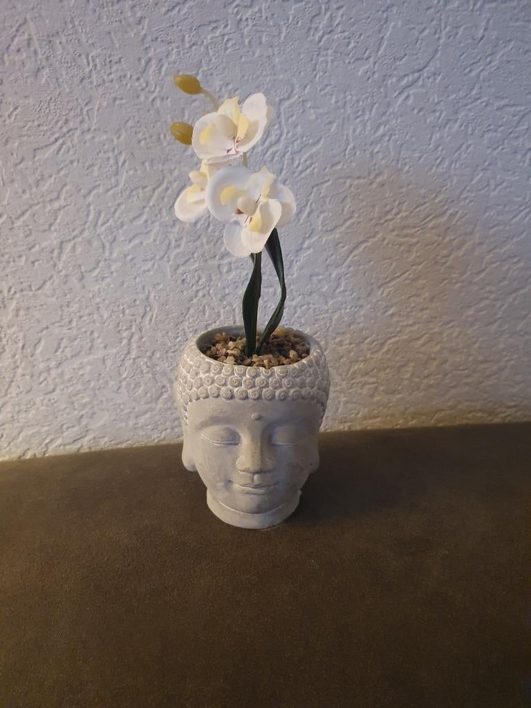Boeddha hoofd bloempot met kunstorchidee, Ophalen of Verzenden, Zo goed als nieuw
