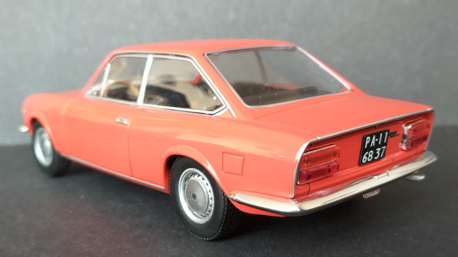 Fiat 124 Sport 1600 1:24 Altaya Ixo Pol, Overige merken, Auto, Verzenden, .