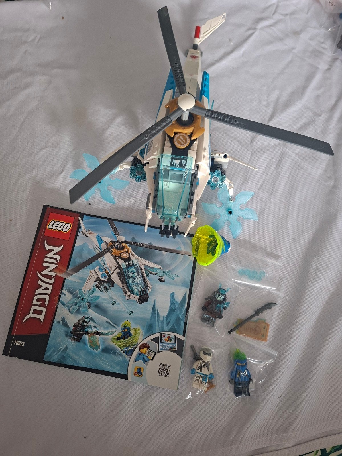 ninjago helikopter met popjes boekjes compleet set, Ophalen of Verzenden, Zo goed als nieuw, Actiefiguurtje