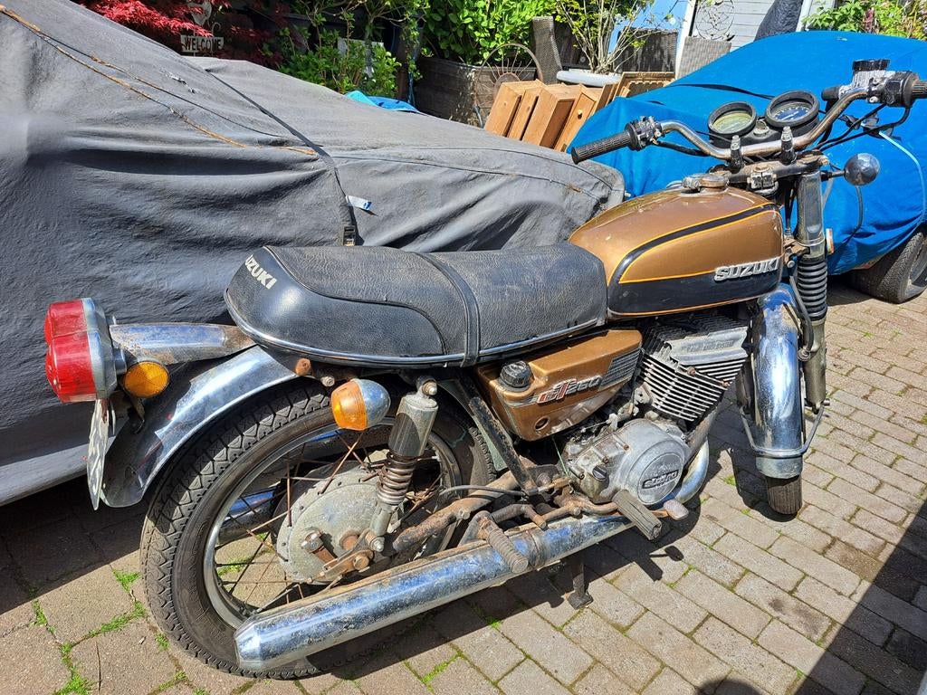 Suzuki gt 250, Motoren, Naked bike