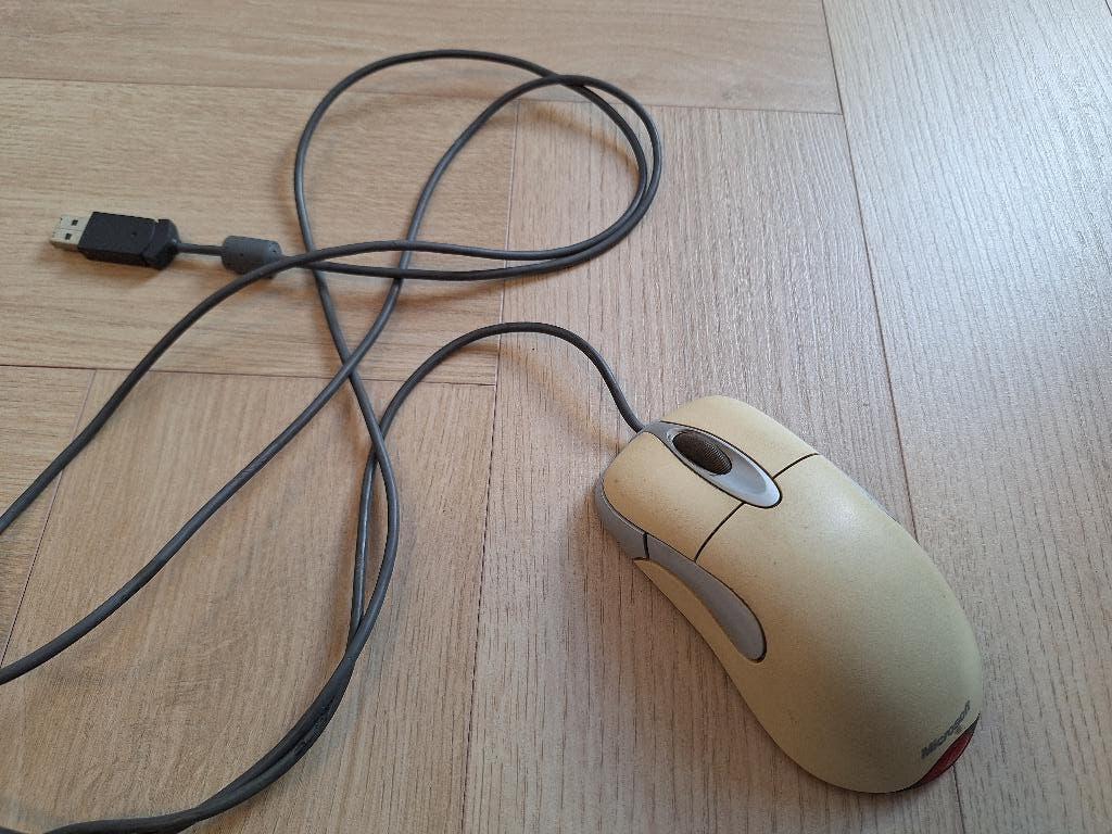 Microsoft Intellimouse Optical 1.1A Bedraad Creme Wit, Muis, Gebruikt, Ophalen of Verzenden, Microsoft
