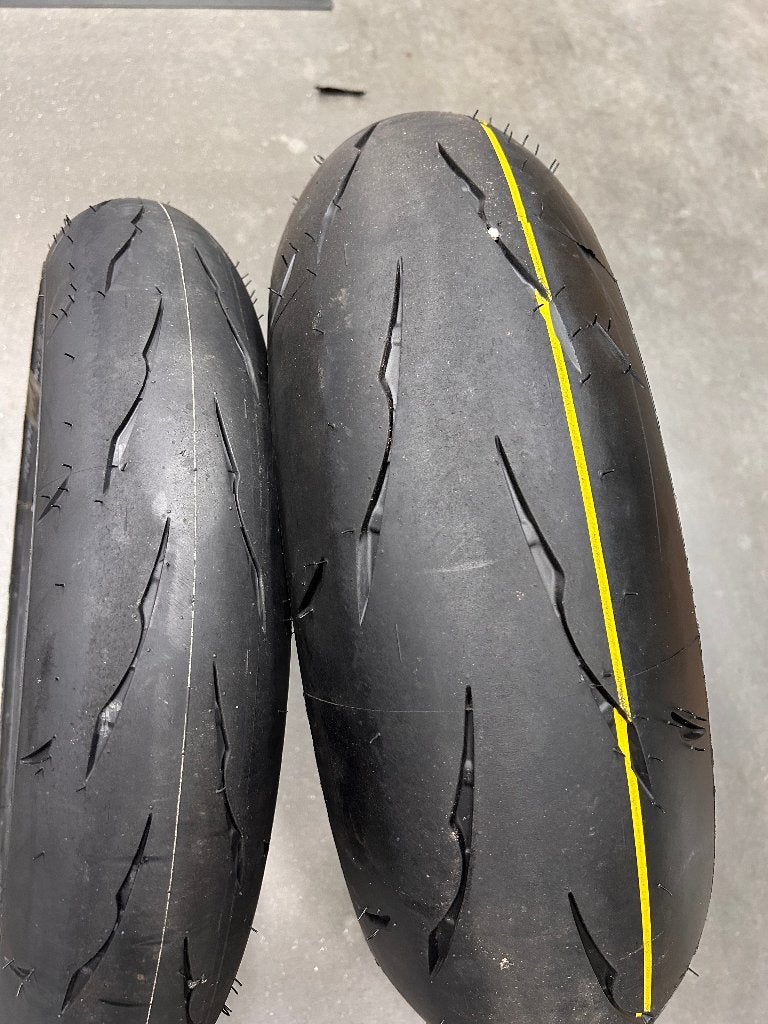 Bridgestone R11 banden, Motoren, Ophalen, Nieuw