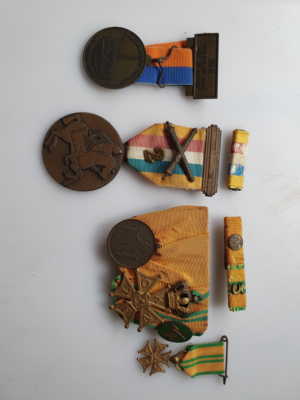 Diverse militaire medailles en onderscheidingen, Verzamelen, Militaria | Algemeen, Ophalen of Verzenden, Overige soorten, Nederland