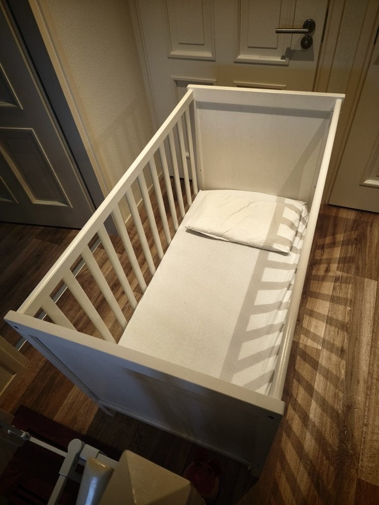 Ledikant met Aerosleep matras en toebehoren, Kinderen en Baby's, Ophalen, Zo goed als nieuw, Ledikant