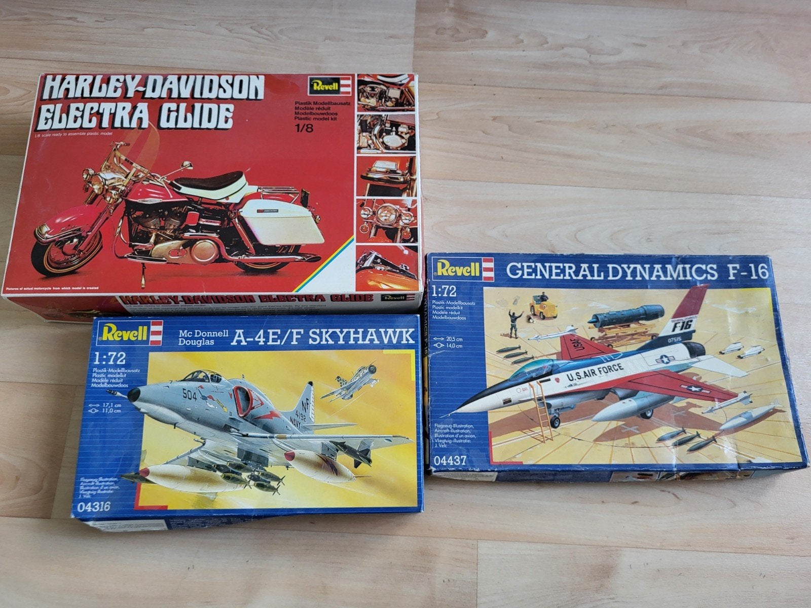 Revell Harley Davidson F-16 A-4E/F SKYHAWK, 1:50 of kleiner, Revell, Overige typen, Ophalen of Verzenden
