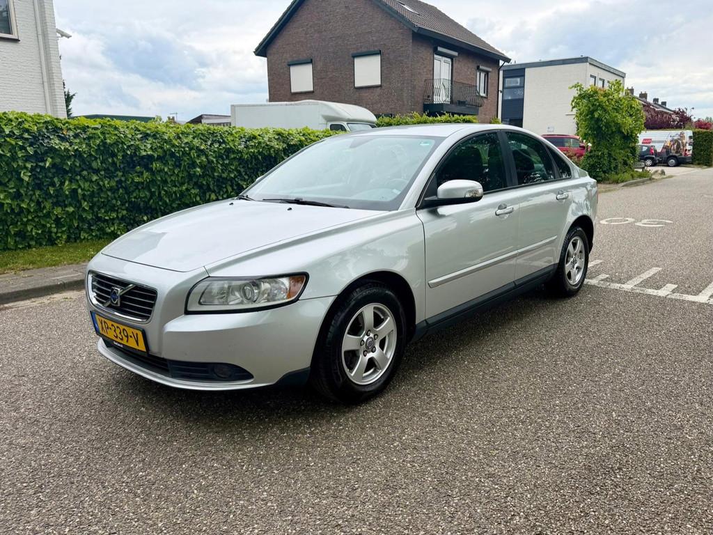 Volvo S40 1.8F Summum - Nieuwe APK, Voorwielaandrijving, 1263 kg, 125 pk, Gebruikt
