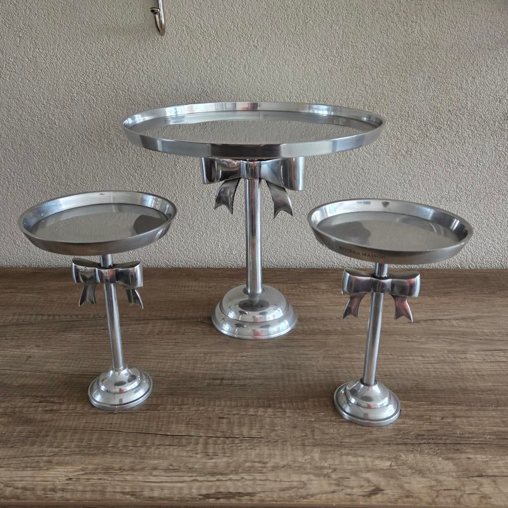 Riviera Maison classic bow cake standaards met handgemaakte, Ophalen of Verzenden