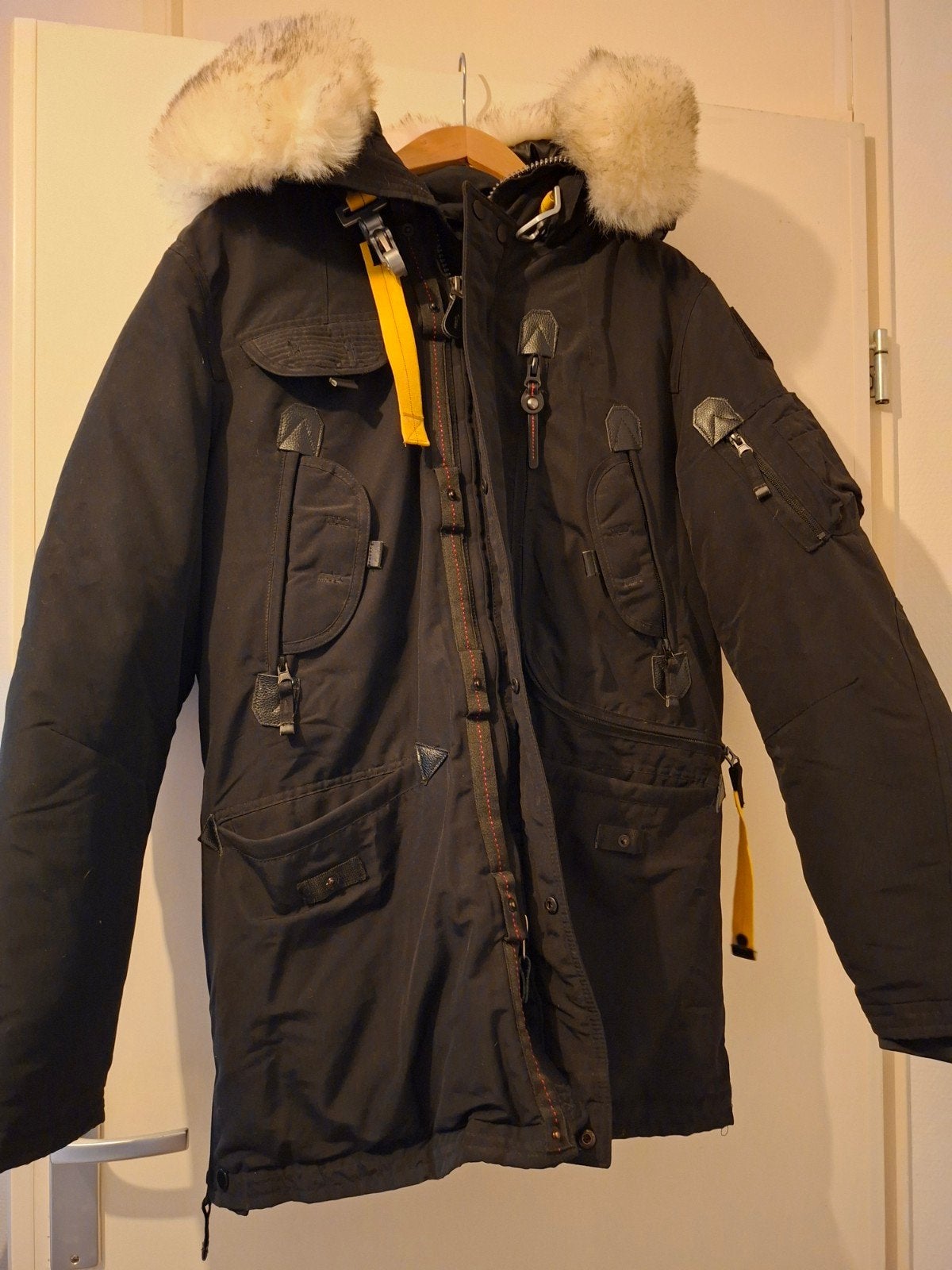 Parajumpers Winterjas - Zwart met bontkraag, Zwart, Maat 46/48 (XL) of groter, Gedragen, Parajumpers