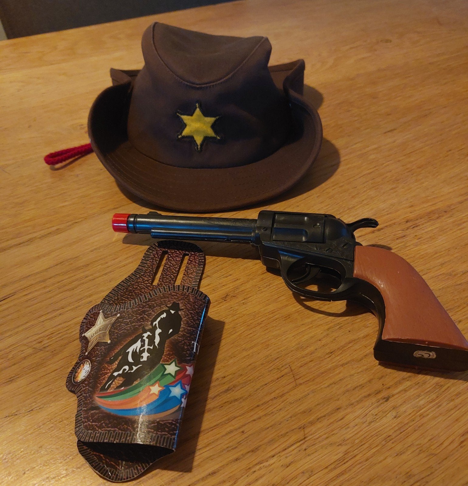 Cowboy set: hoed, pistool en holster, Ophalen, Gebruikt, Jongen of Meisje