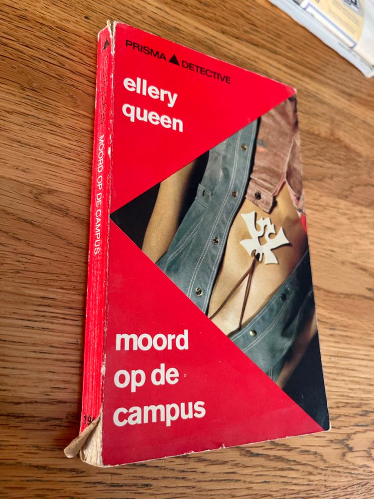 Moord op de Campus - Ellery Queen (Prisma Detective), Boeken, Ophalen of Verzenden, Gelezen